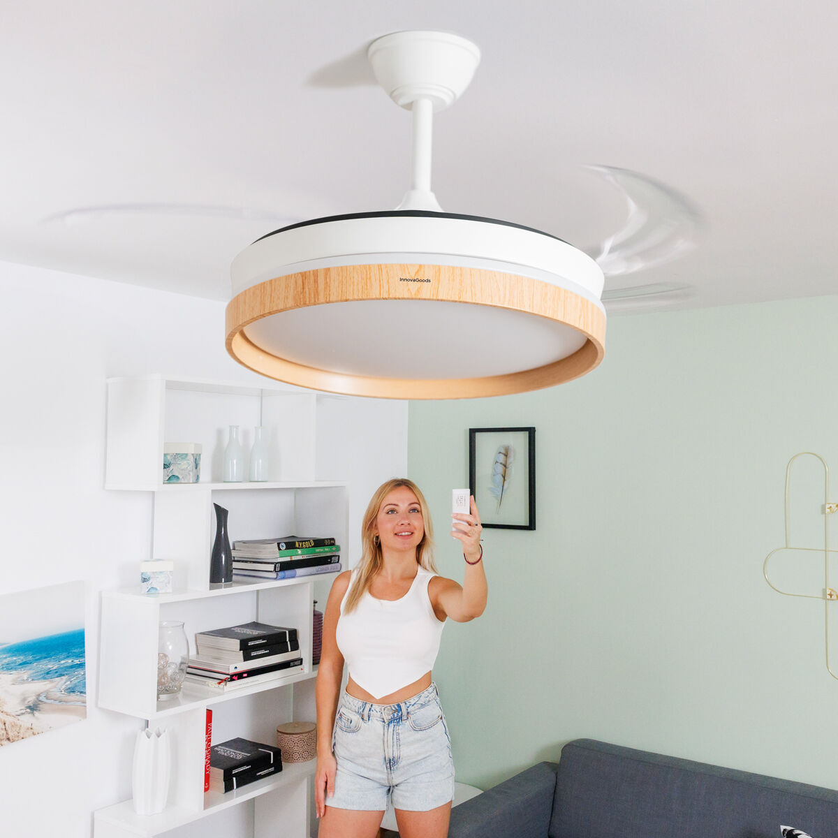 Ventilateur de plafond avec lumière InnovaGoods, silencieux, pales rétractables, 6 vitesses, 3 modes, télécommande