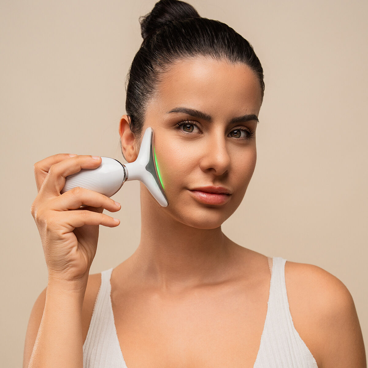 Appareil de Massage Facial Électrique Raffermissant pour Visage et Cou avec LED, EMS et Chaleur Selora InnovaGoods