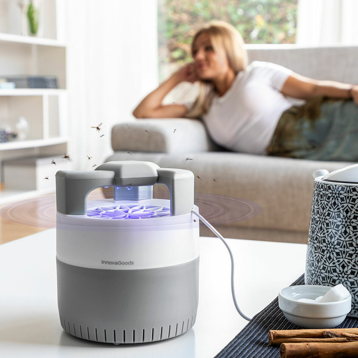 Lampe Anti-Moustiques à Aspiration KL Silen InnovaGoods